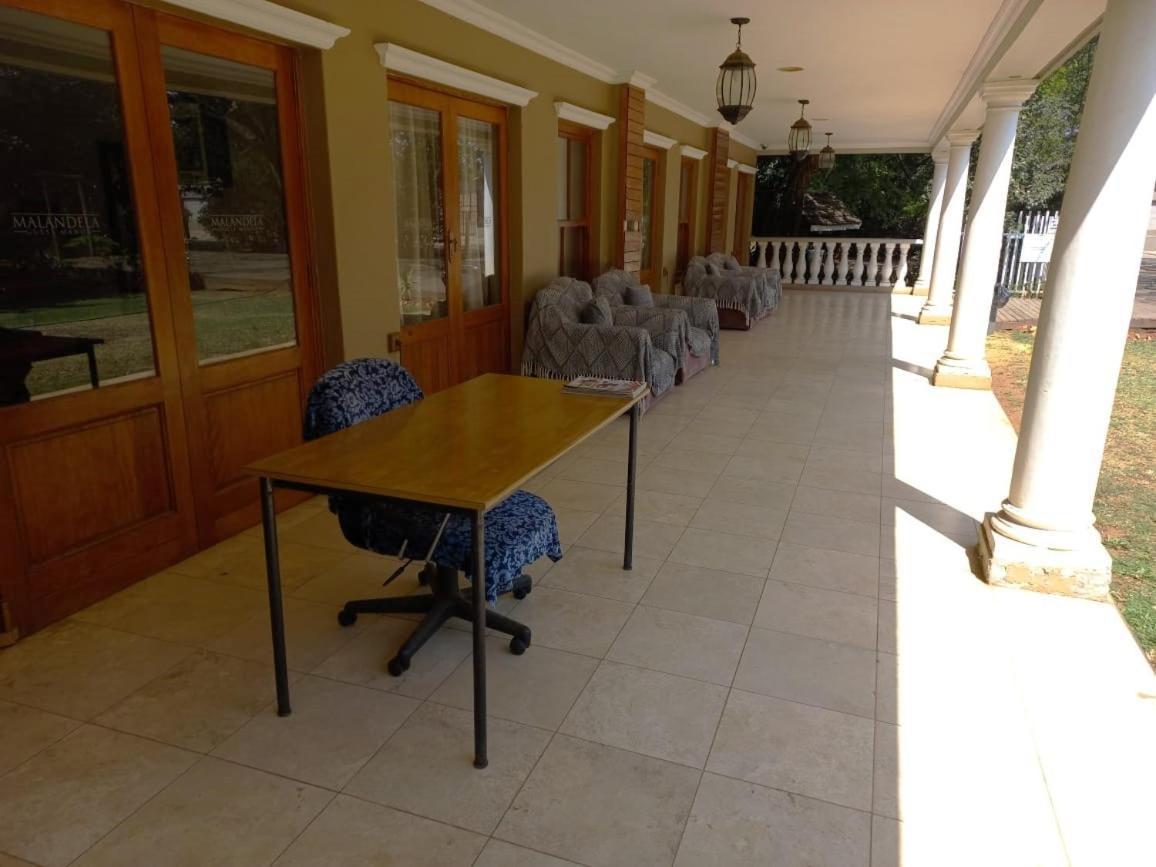 Or Tambo Guest House Kempton Park Dış mekan fotoğraf