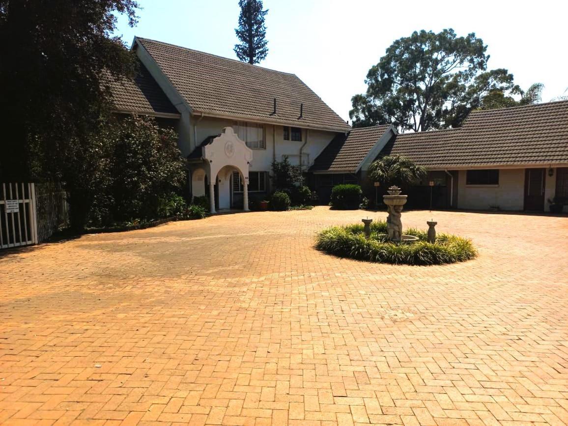 Or Tambo Guest House Kempton Park Dış mekan fotoğraf